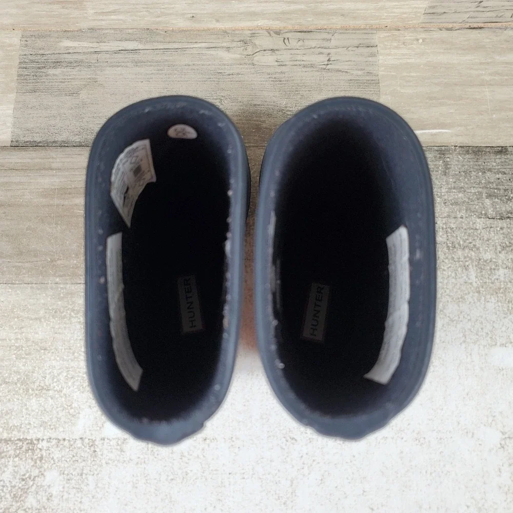 Hunter gently worn